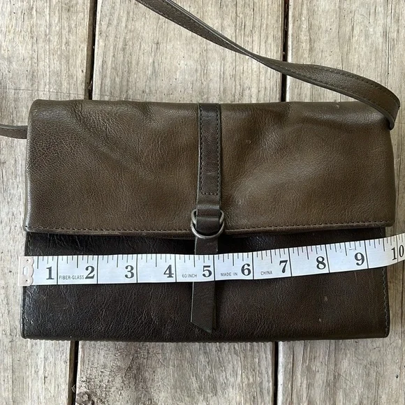 Lucky Brand Foldover Leather Crossbody Bag Taupe Green two tone Adjustable Strap - Picture 9 of 12